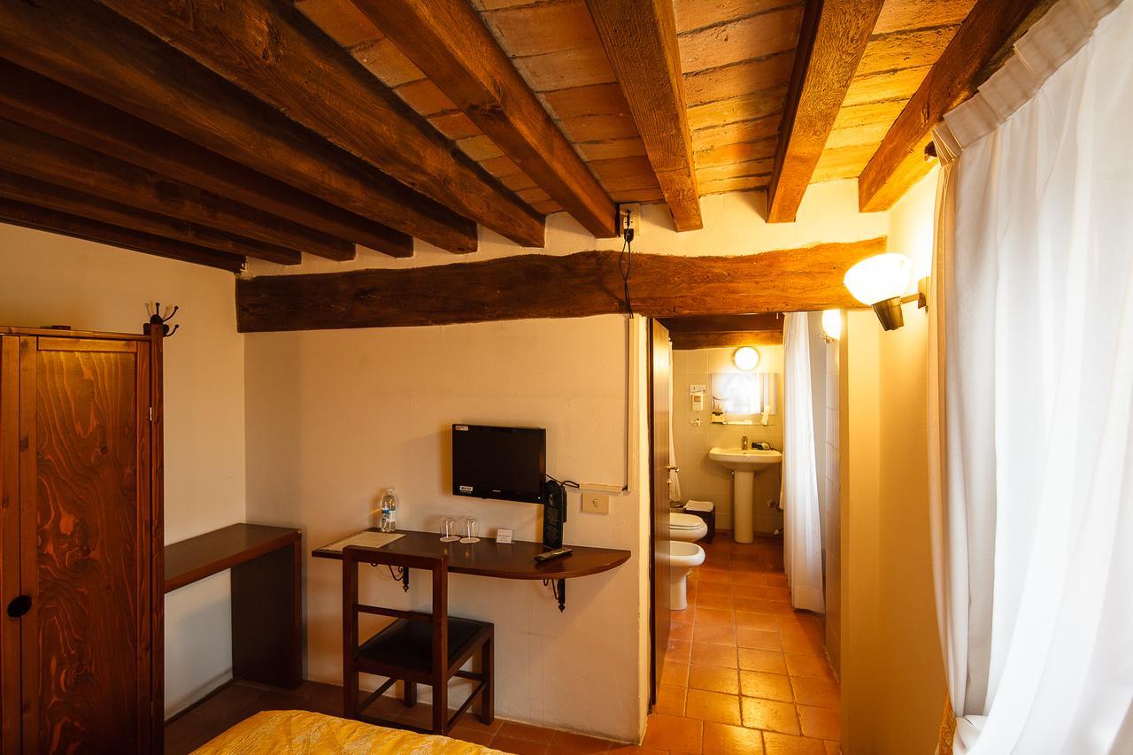 Готель Relais Fontevivo Екстер'єр фото